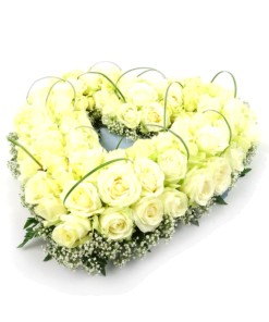 Duoplant - open hart rouwstuk met witte rozen